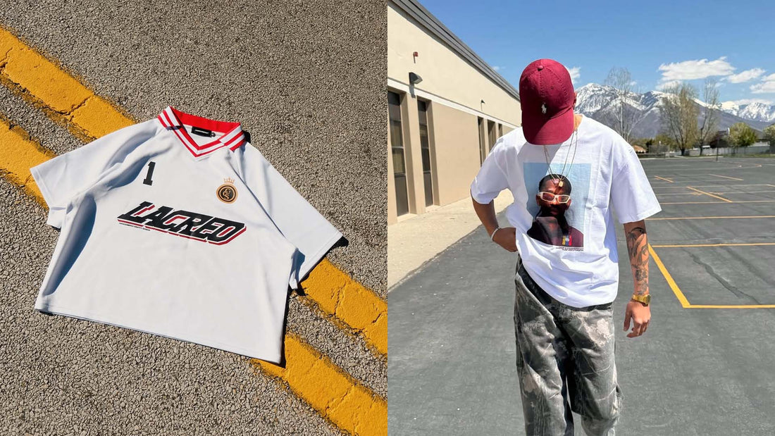 Camiseta de fútbol blanca de Caracas Merch colgada en la calle y llevada por un modelo