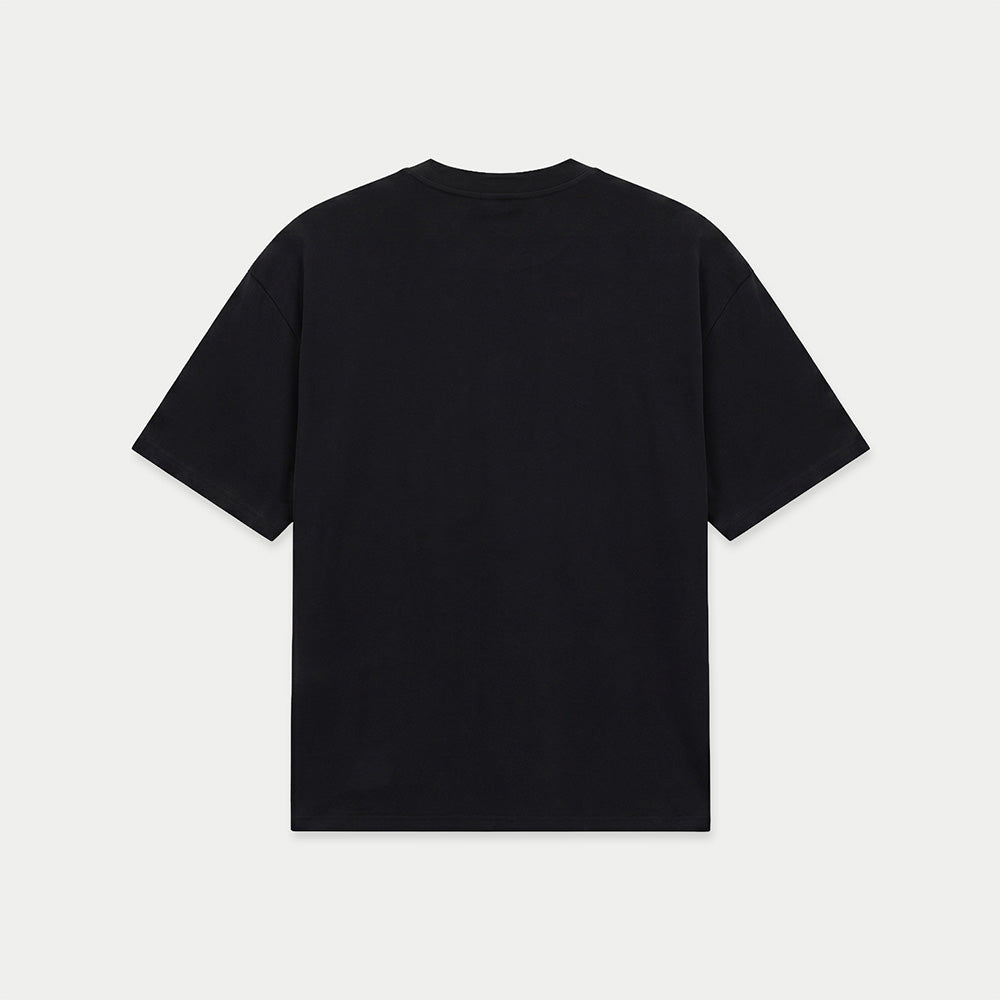 En velocidad black shirt motorcycle back view