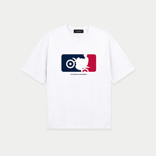 Front view En velocidad white shirt motorcycle