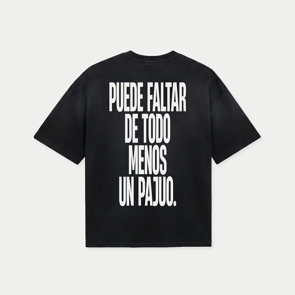 Back view of puede faltar de todo menos un pajuo black graphic t-shirt